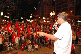 Anthero Vieira Filho, dirigente do Unificados, fala no ato de lançamento da marcha do MST. em Campinas (Foto: João Zinclar - 05/08/09)