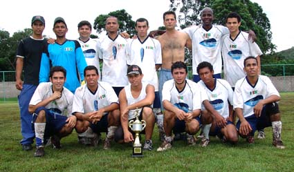 Os companheiros que integram a equipe da Dalcar, a campeã do torneio