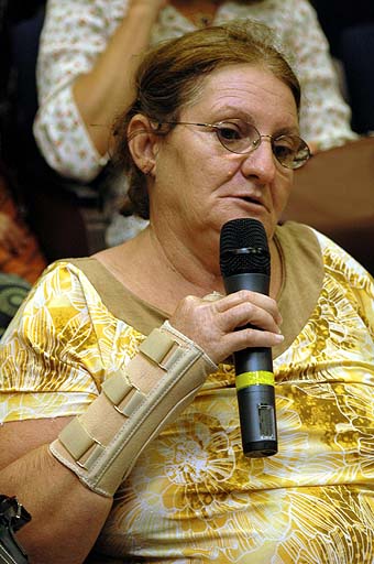  	Segurada Lúcia Helena Riberio denuncia humilhações e ofensas sofridas em perícia no INSS em Campinas (31/03/09 - Foto 9: João Zinclar)