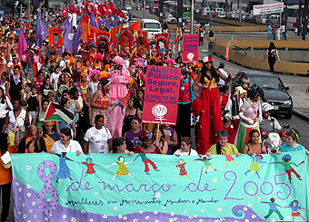 Marcha das Mulheres em 08 de março de 2005, na avenida Paulista, em São Paulo
