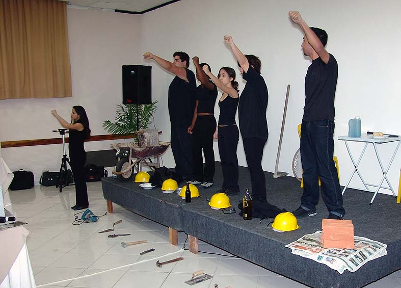 Núcleo Laudelina de Campos Melo, do PSOL, apresenta peça Operário em Construção no Encontro de Base agosto de 2007, em Atibaia
