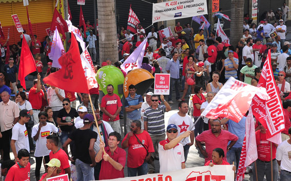 O ato político do 1º de Maio na praça da Catedral, em Campinas