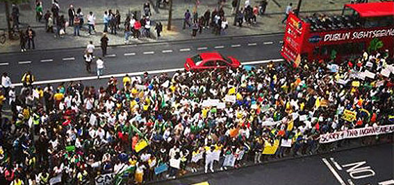 Ato também em Dublin, capital da Irlanda, no domingo - Foto Fellipe LopesDomingo (dia 16)