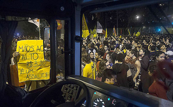 Manifestação em São Paulo (fotos Uol)