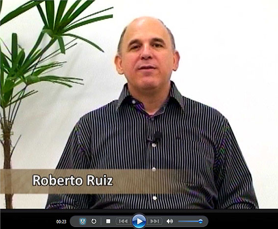 Doutor Roberto Ruiz, consultor médico do trabalho no Unificados, apresenta o programa na TV Floripa