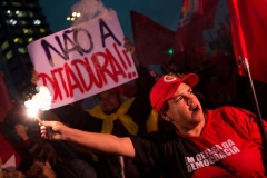 Movimentos sociais realizam manifestaÃ§Ã£o a favor da democracia, em SÃ£o Paulo (Marcelo Camargo/AgÃªncia Brasil)